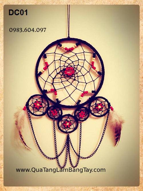 dreamcatcher màu đỏ đen kem sang trọng