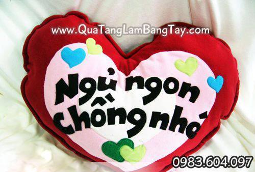 Gối handmade trái tim Ngủ ngon chồng nhé