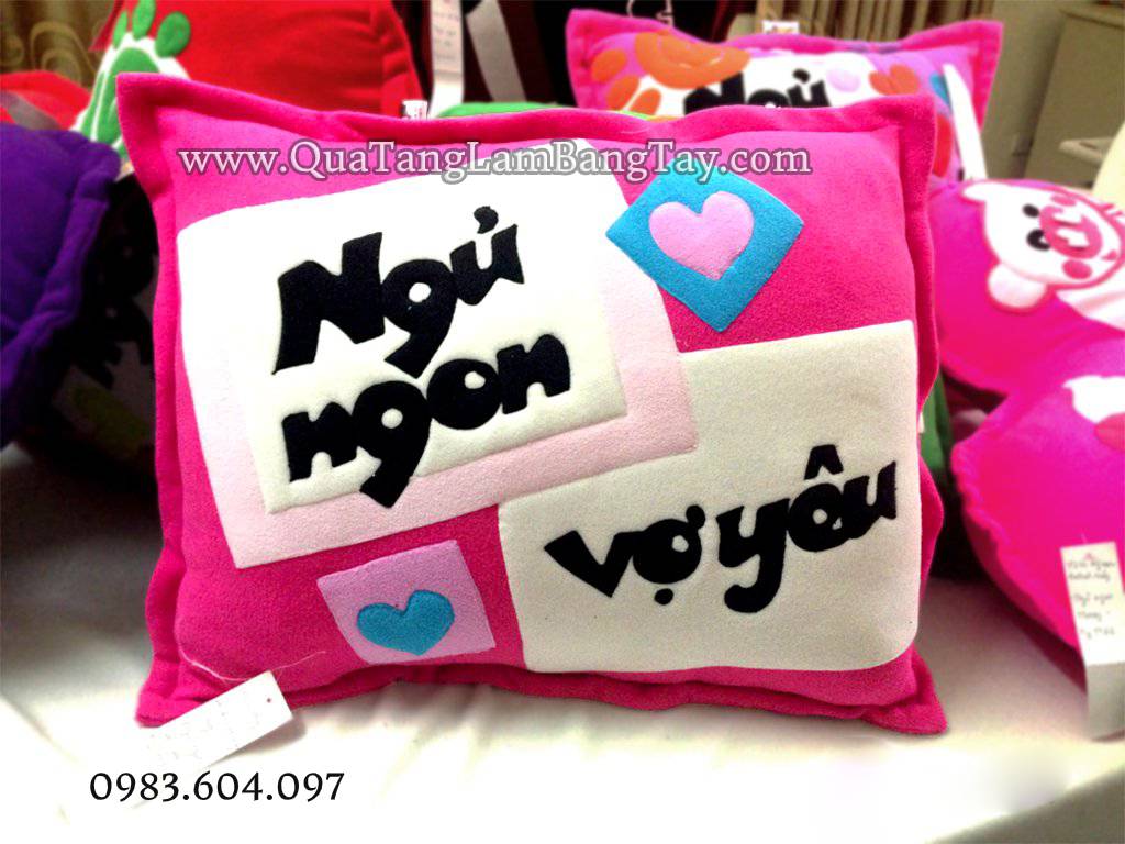 Gối handmade chữ nhật tặng bạn gái Ngủ ngon vợ yêu mã GN12